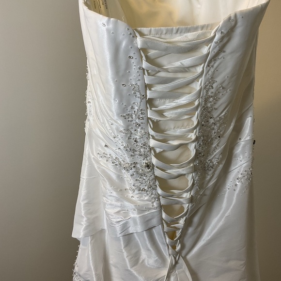 NWOT Sottero & Midgley Strapless Mermaid Beaded Wedding Dress Size 8 - Picture 8 of 12